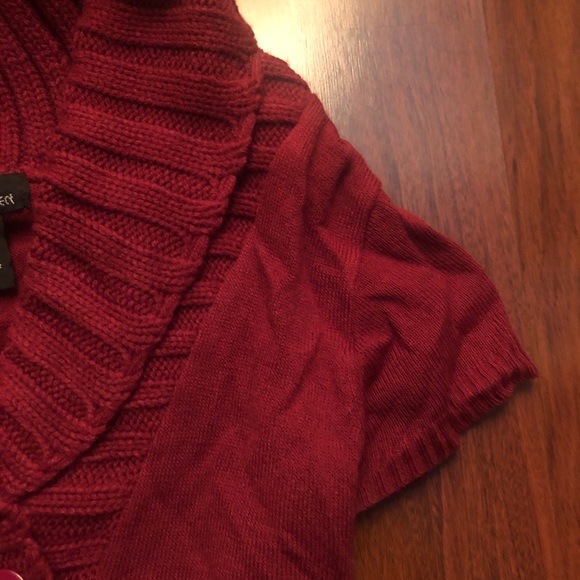 Red v-neck sweater (size L) - Picture 4 of 4